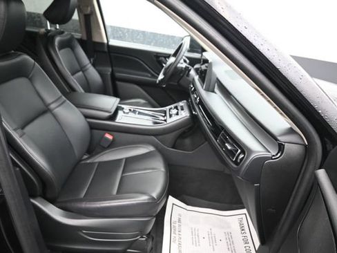 Used 2023 Lincoln Aviator AWD image 11