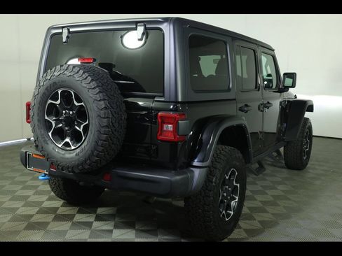 Used 2023 Jeep Wrangler Unlimited Rubicon 4xe w/ Dual Top Group AWD/4WD image 16