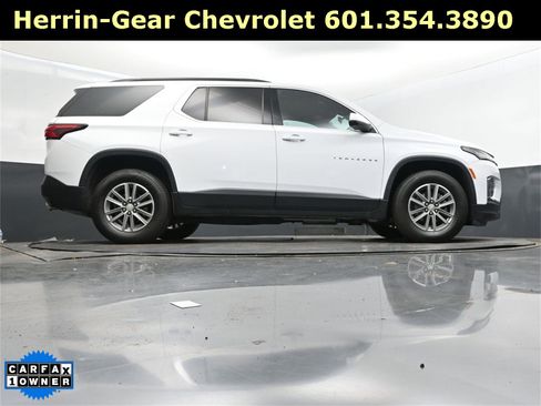 Used 2023 Chevrolet Traverse LT image 47