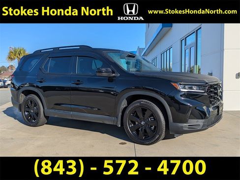 Certified 2025 Honda Pilot Black Edition image 2