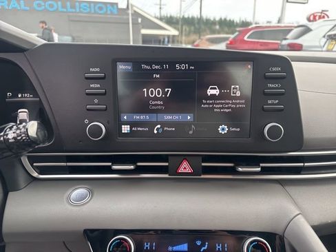 Used 2023 Hyundai Elantra SEL w/ Cargo Package image 22