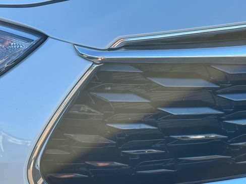 Used 2023 Toyota Highlander Platinum image 9