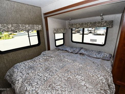 Used 2017 Mercedes-Benz Sprinter 3500 image 7