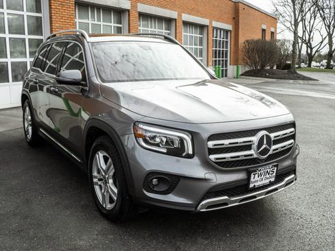 Used 2022 Mercedes-Benz GLB 250 4MATIC w/ Premium Package Lite image 5