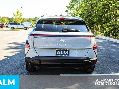 Used 2025 Hyundai Kona SEL FWD image 10