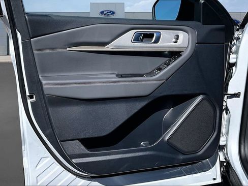 New 2026 Ford Explorer Active AWD/4WD image 25