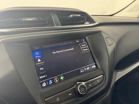 Used 2022 Chevrolet TrailBlazer LT w/ LPO, Blackout Package FWD image 15