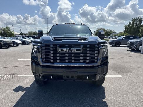 Used 2024 GMC Sierra 3500 Denali Ultimate AWD/4WD image 17