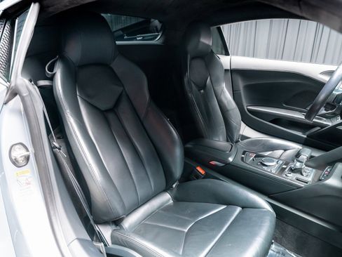 Used 2018 Audi R8 V10 w/ Premium Package image 77