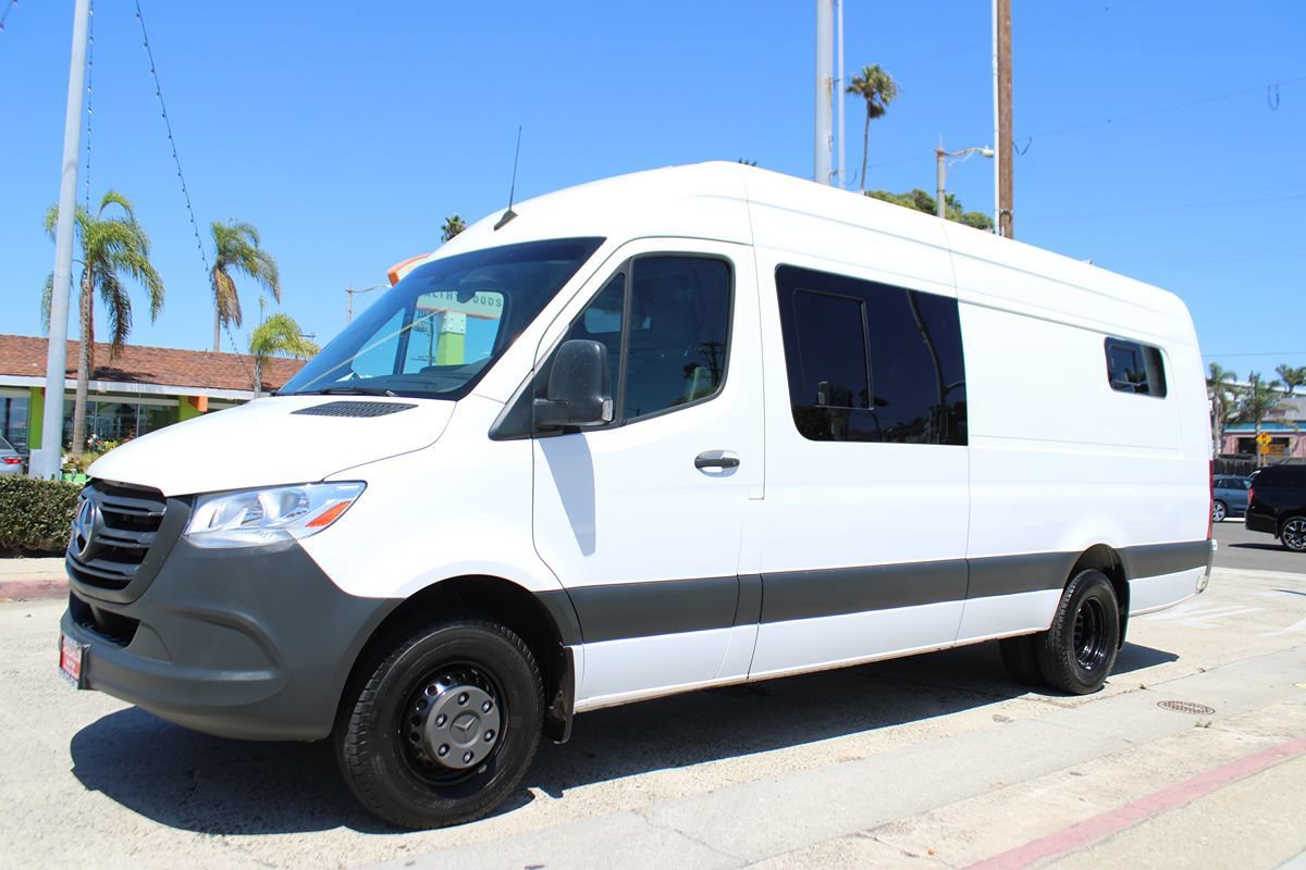 Used 2022 Mercedes-Benz Sprinter 3500 image 1
