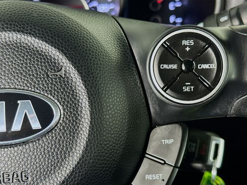 Used 2016 Kia Soul + image 14