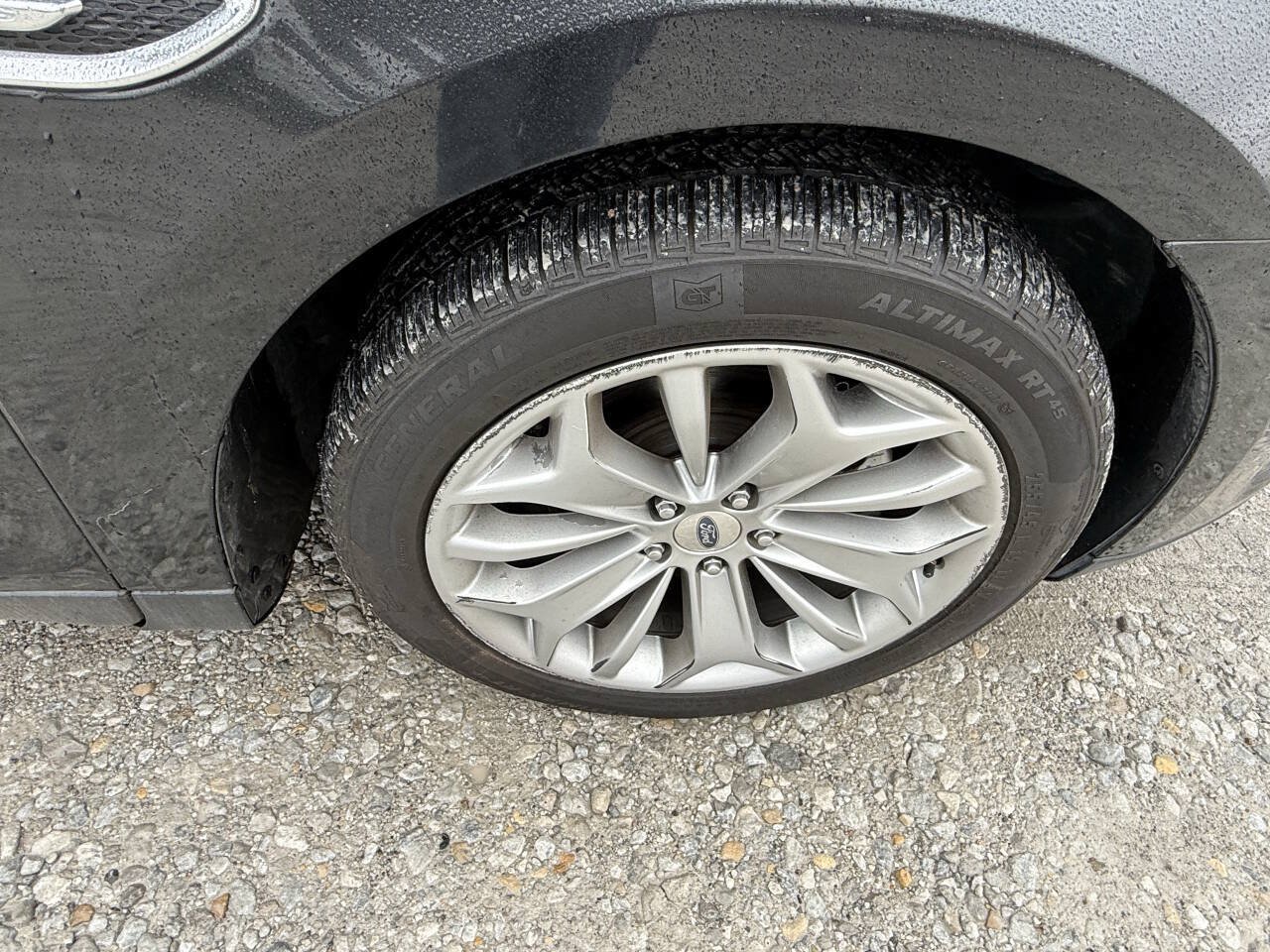 Used 2015 Ford Taurus Limited FWD image 12