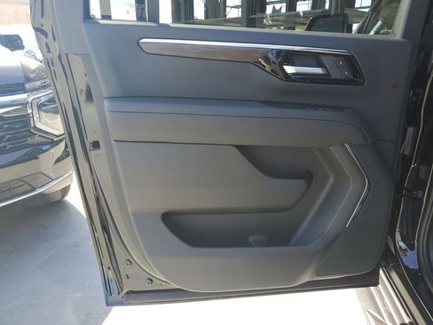 New 2026 Chevrolet Suburban LS image 16