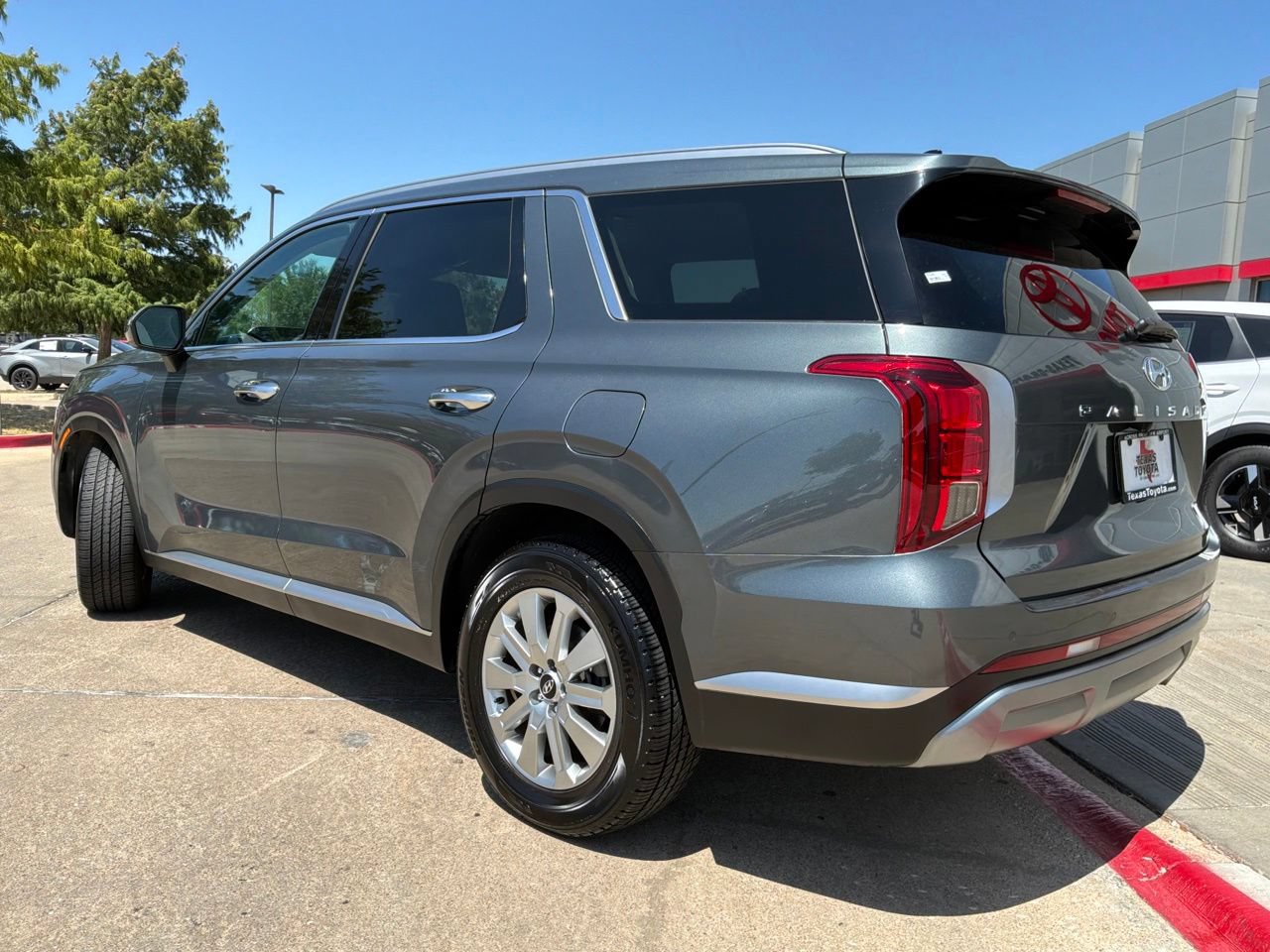 Used 2024 Hyundai Palisade SEL AWD/4WD image 8