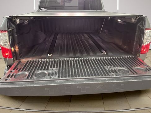 Used 2017 Nissan Titan SV image 24