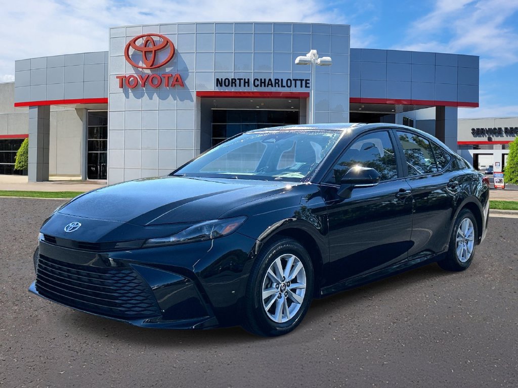 Used 2025 Toyota Camry LE w/ Convenience Package FWD image 5