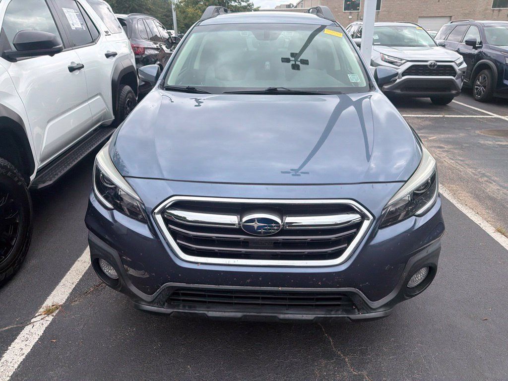 Used 2018 Subaru Outback 2.5i Premium AWD/4WD image 3