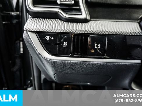 Used 2025 Kia Sportage LX FWD image 29