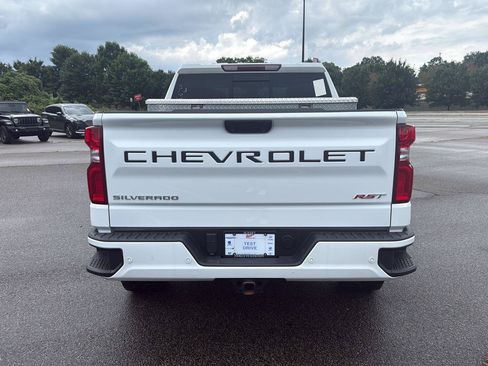 Used 2024 Chevrolet Silverado 1500 RST w/ Convenience Package II RWD image 5