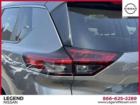 Used 2024 Nissan Rogue SV AWD/4WD image 11