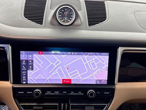 Used 2021 Porsche Macan S image 17