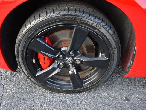 Used 2015 Nissan 370Z Coupe image 10