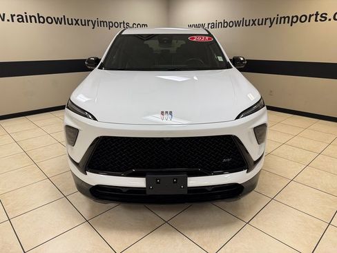 Used 2025 Buick Enclave Sport Touring image 2