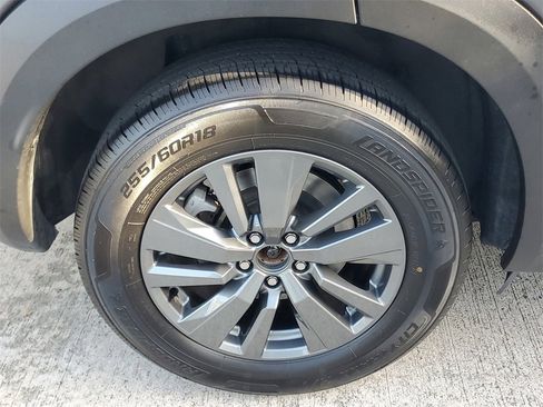 Used 2024 Nissan Pathfinder SV image 6