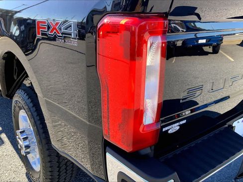 Used 2026 Ford F250 XLT w/ FX4 Off-Road Package image 26