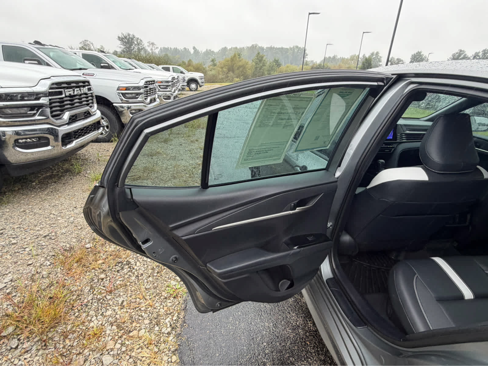 Used 2025 Toyota Camry SE w/ Convenience Package FWD image 22