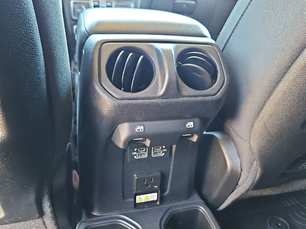 Used 2021 Jeep Wrangler Unlimited Rubicon AWD/4WD image 19