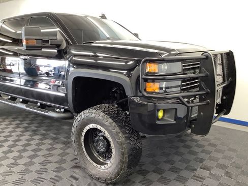 Used 2018 Chevrolet Silverado 2500 LT w/ Custom Sport Edition AWD/4WD image 25