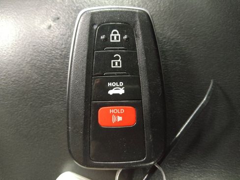 Used 2020 Toyota Corolla XSE FWD image 32