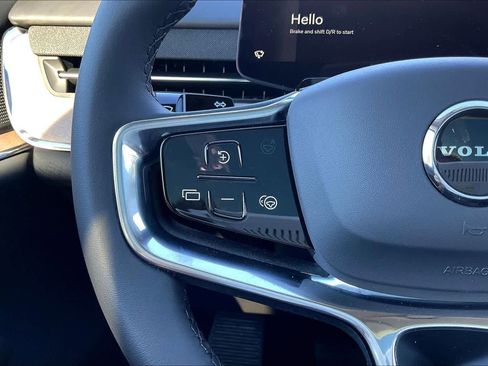 New 2025 Volvo EX90 Plus w/ Protection Package Premier image 17