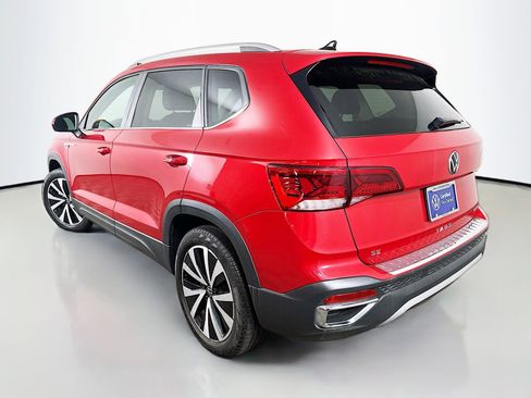 Used 2023 Volkswagen Taos SE w/ Panoramic Sunroof Package AWD/4WD image 5