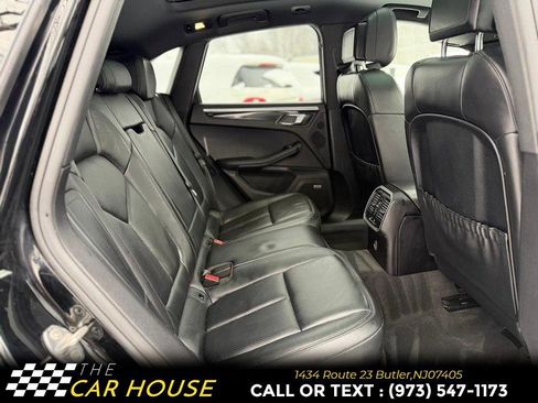 Used 2018 Porsche Macan S image 22