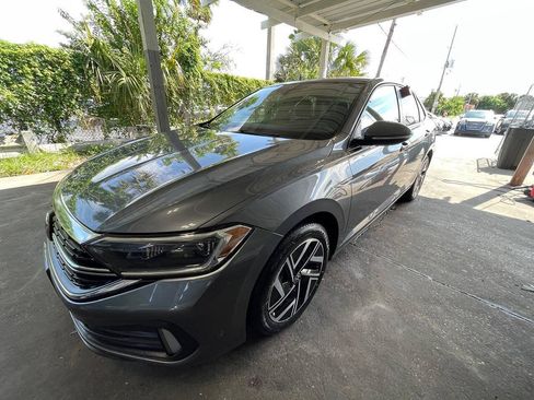 Used 2022 Volkswagen Jetta SEL FWD image 2