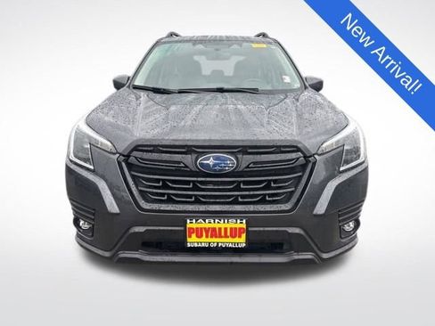 Used 2024 Subaru Forester Premium image 2