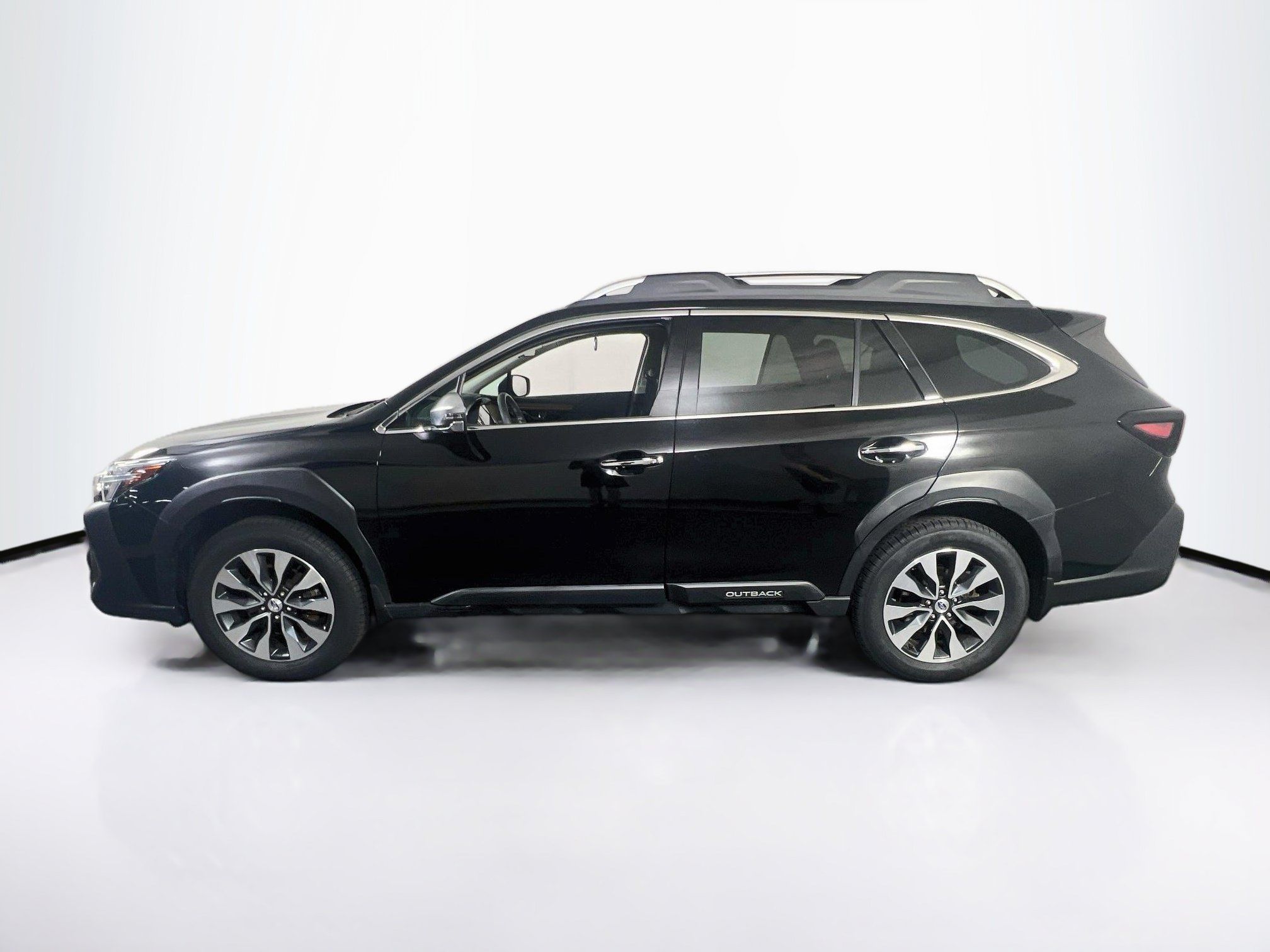 Used 2023 Subaru Outback Touring AWD/4WD image 8