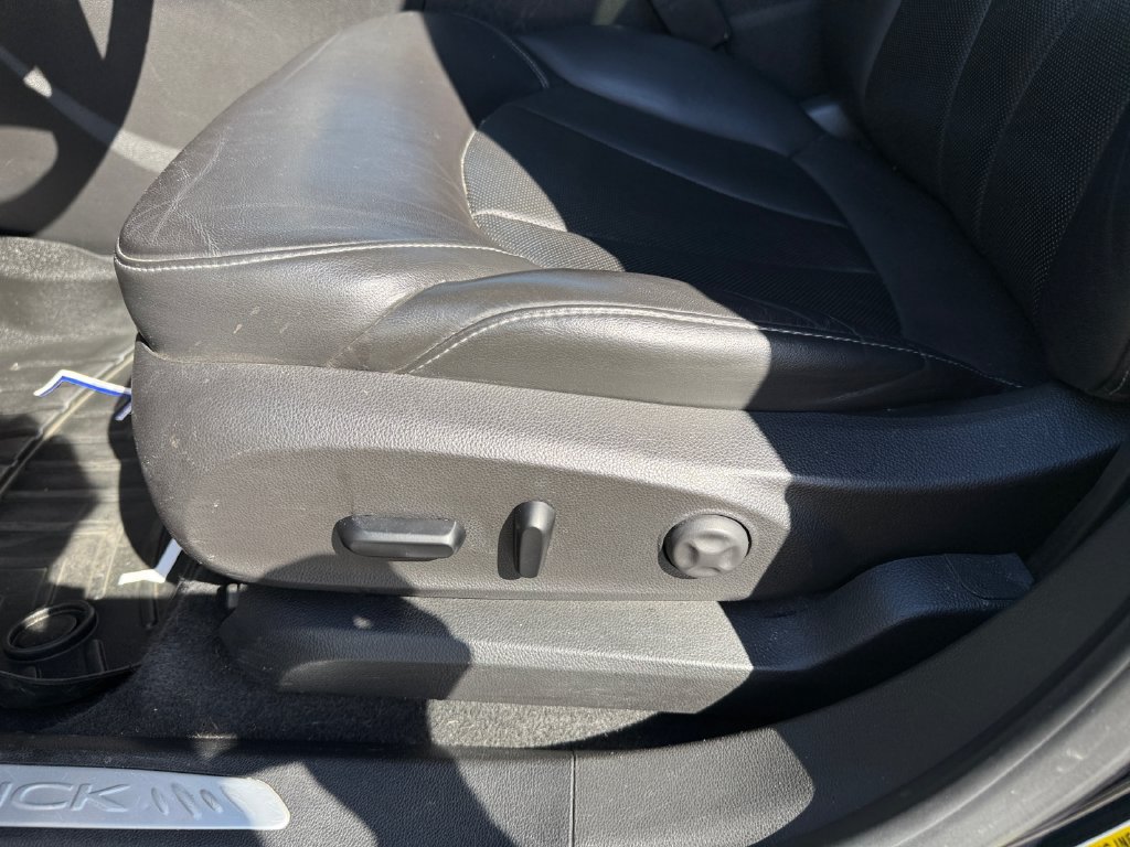 Used 2020 Buick Envision Premium AWD/4WD image 13