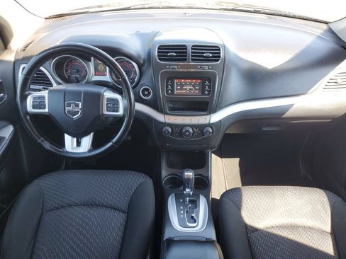 Used 2019 Dodge Journey SE w/ Connectivity Group FWD image 17
