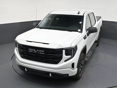 Used 2024 GMC Sierra 1500 Elevation w/ LPO, Elevation Black Package AWD/4WD image 19