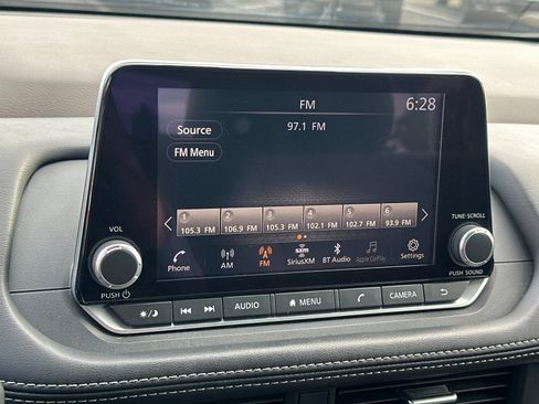 Used 2023 Nissan Rogue SV image 17