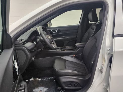 New 2026 Jeep Compass Latitude image 12