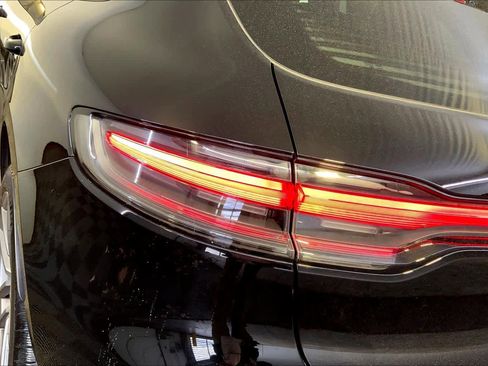 Used 2024 Porsche Macan image 30