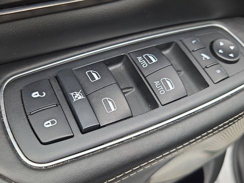 Used 2020 RAM 1500 Limited image 10