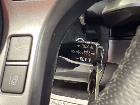 Used 2019 Toyota Tacoma SR5 AWD/4WD image 26