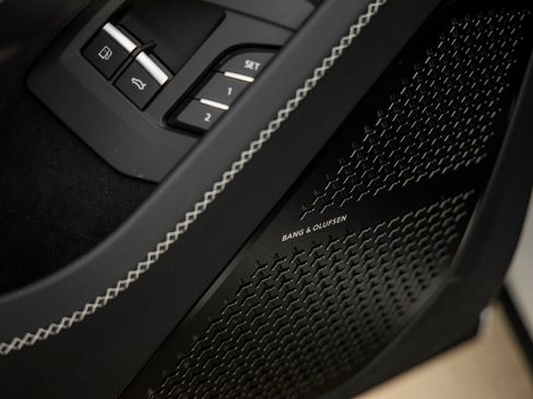 Used 2025 Lamborghini Urus SE image 20