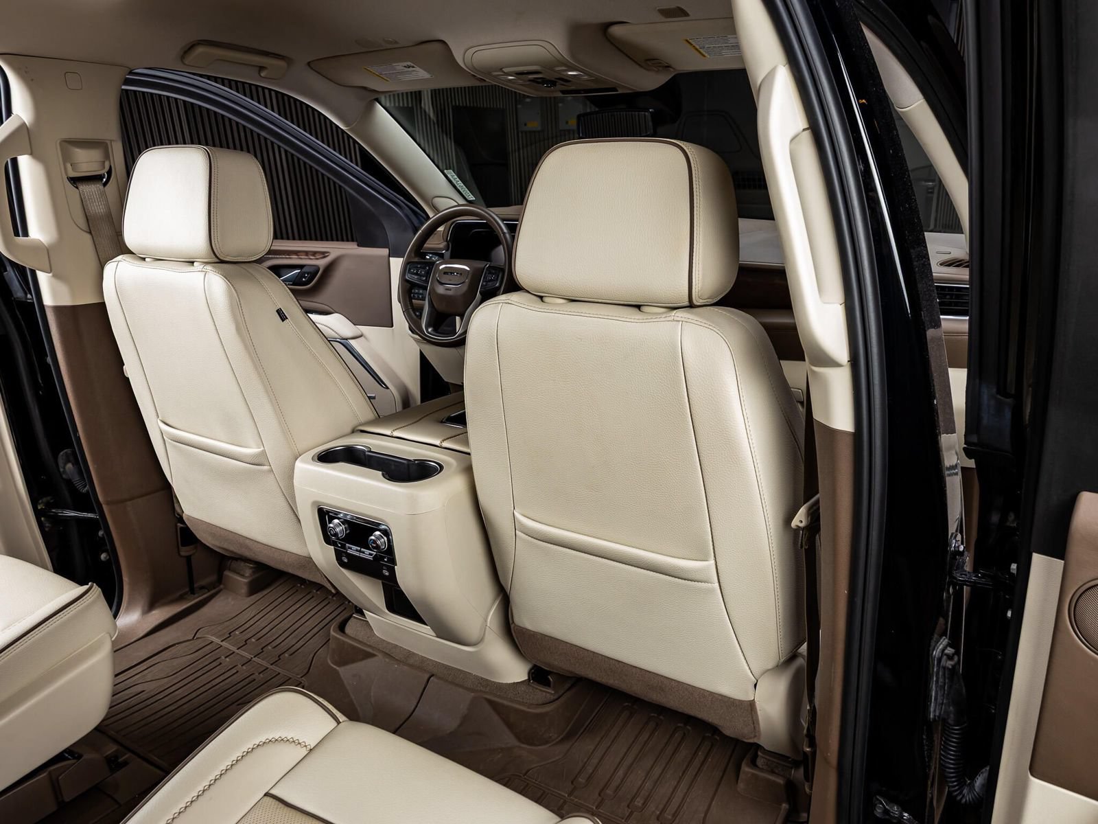 Used 2023 GMC Yukon Denali AWD/4WD image 28