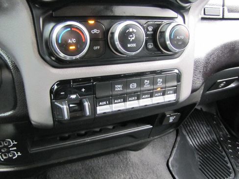 Used 2024 RAM 4500 SLT w/ Quick Order Package 2YG SLT image 43